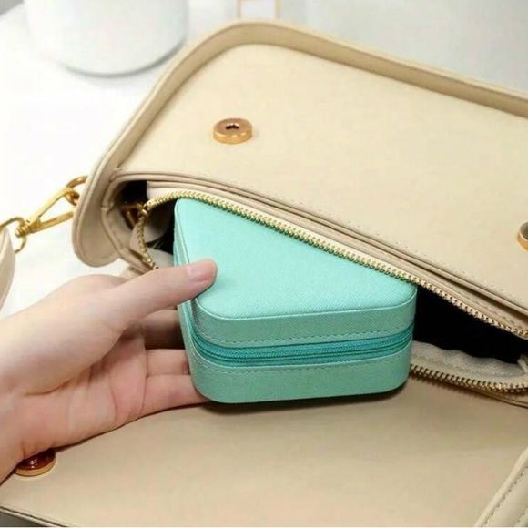 NWT Travel Jewelry Case Organizer Box Aqua - Picture 4 of 5